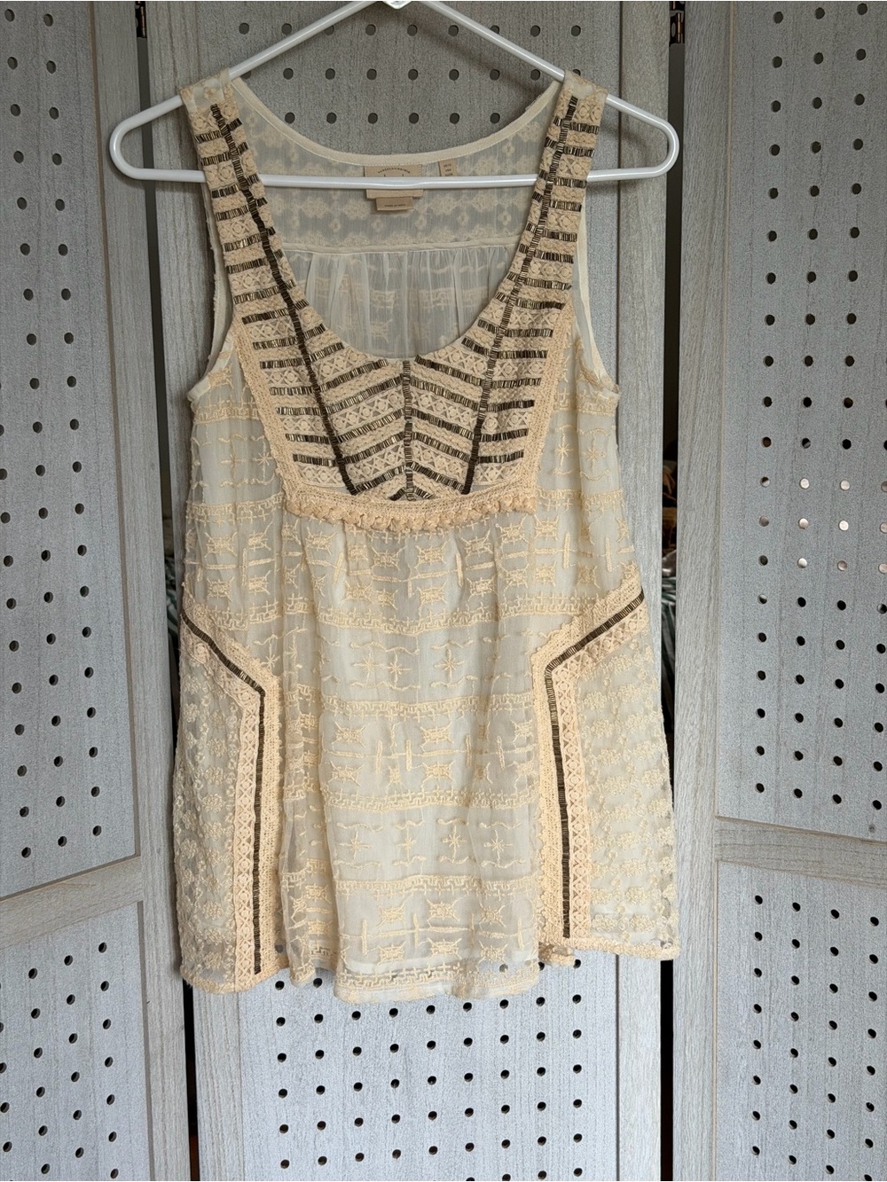 Vanessa Virginia Embroidered Lace Tank Top with Contrast Trim